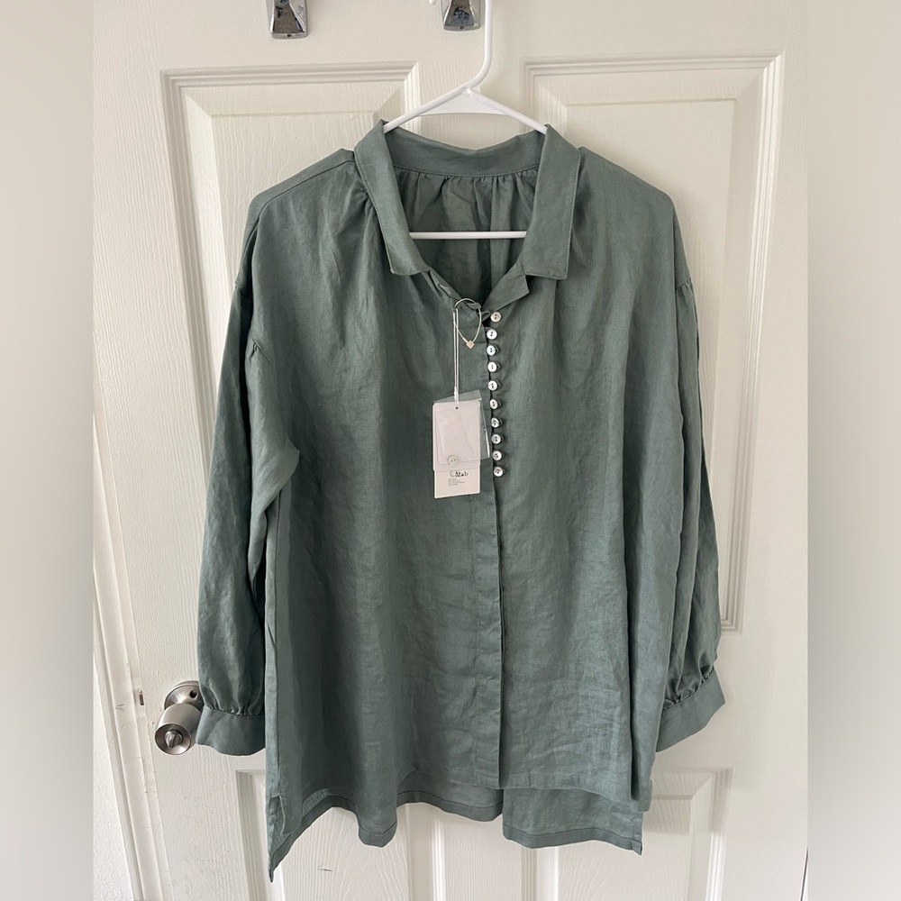 NWT mumokuteki green blouse from Japan!